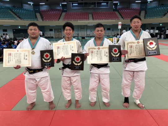 東京学生柔道体重別選手権大会、４階級で優勝！